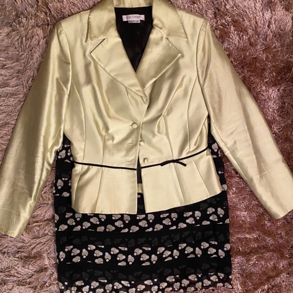 Kay Unger Multi Layer 2 piece Skirt Suit Size 10 - Picture 2 of 10